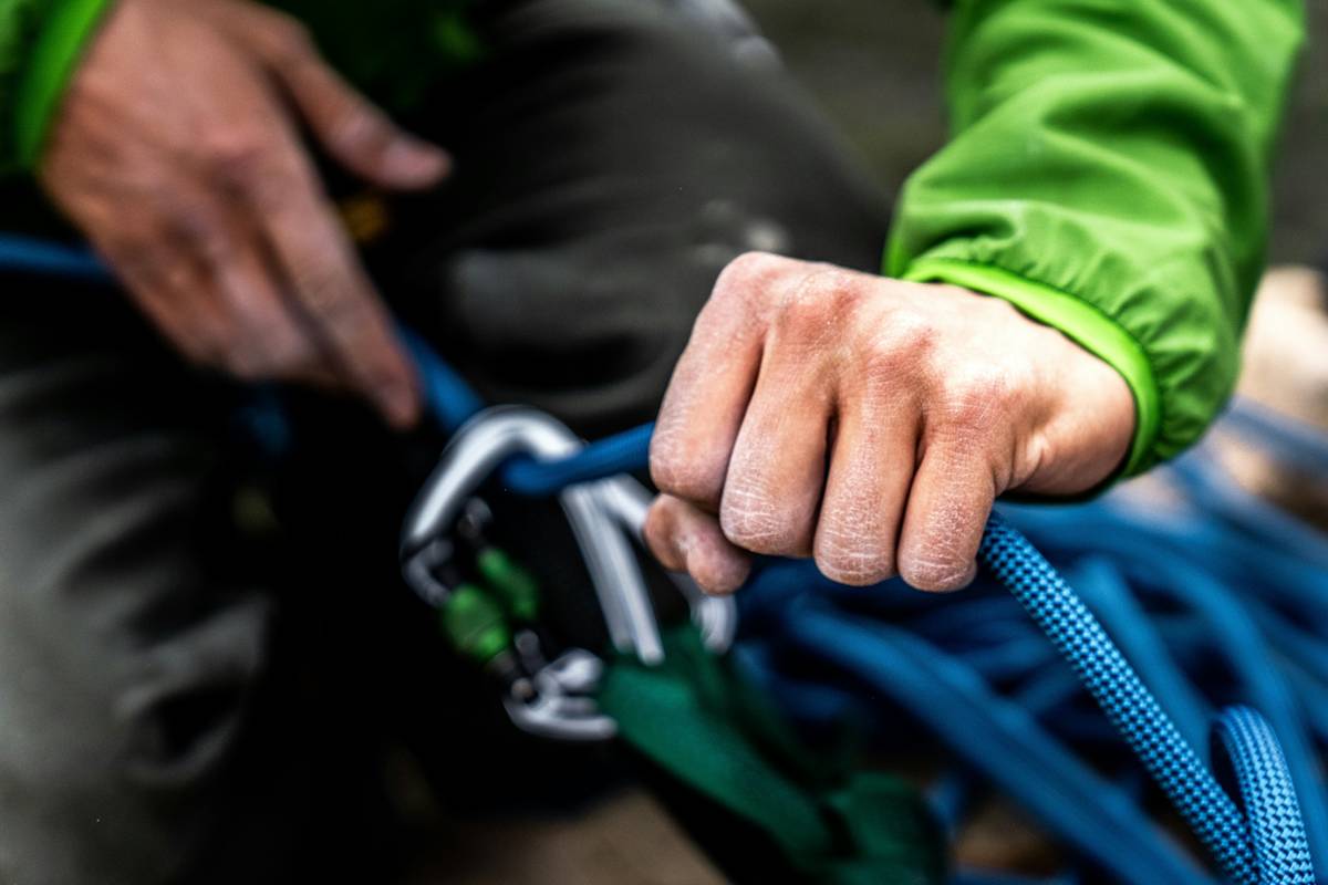 Equipment Climbing Belay Devices Gear: 7 Essential Tips to Avoid Costly Mistakes